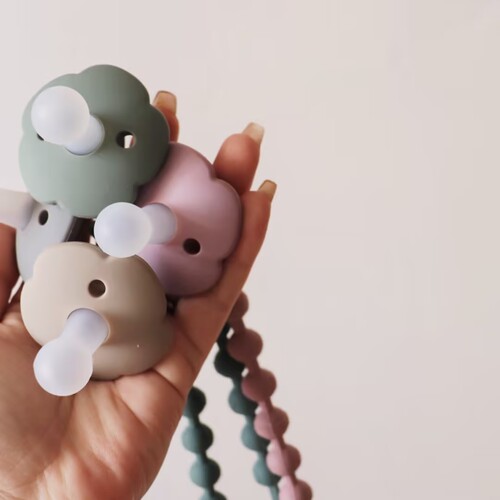 Baby one-piece flower pacifier Newborn soothing silicone pacifier Super soft anti-colic baby pacifier