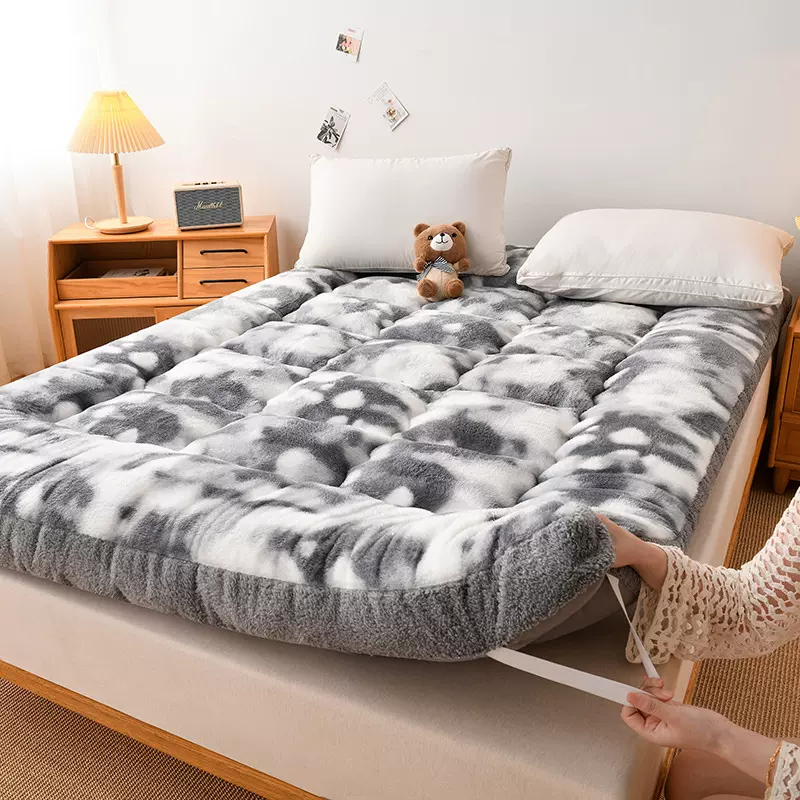 跨境新款羊羔绒立体床垫加厚保暖家用褥子学生宿舍单双人床垫子