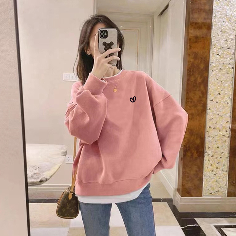 2025 New Autumn and Winter Round Neck Sweatshirt Women's Fashionable Age-Reducing Velvet Thickened European Style Loose Top