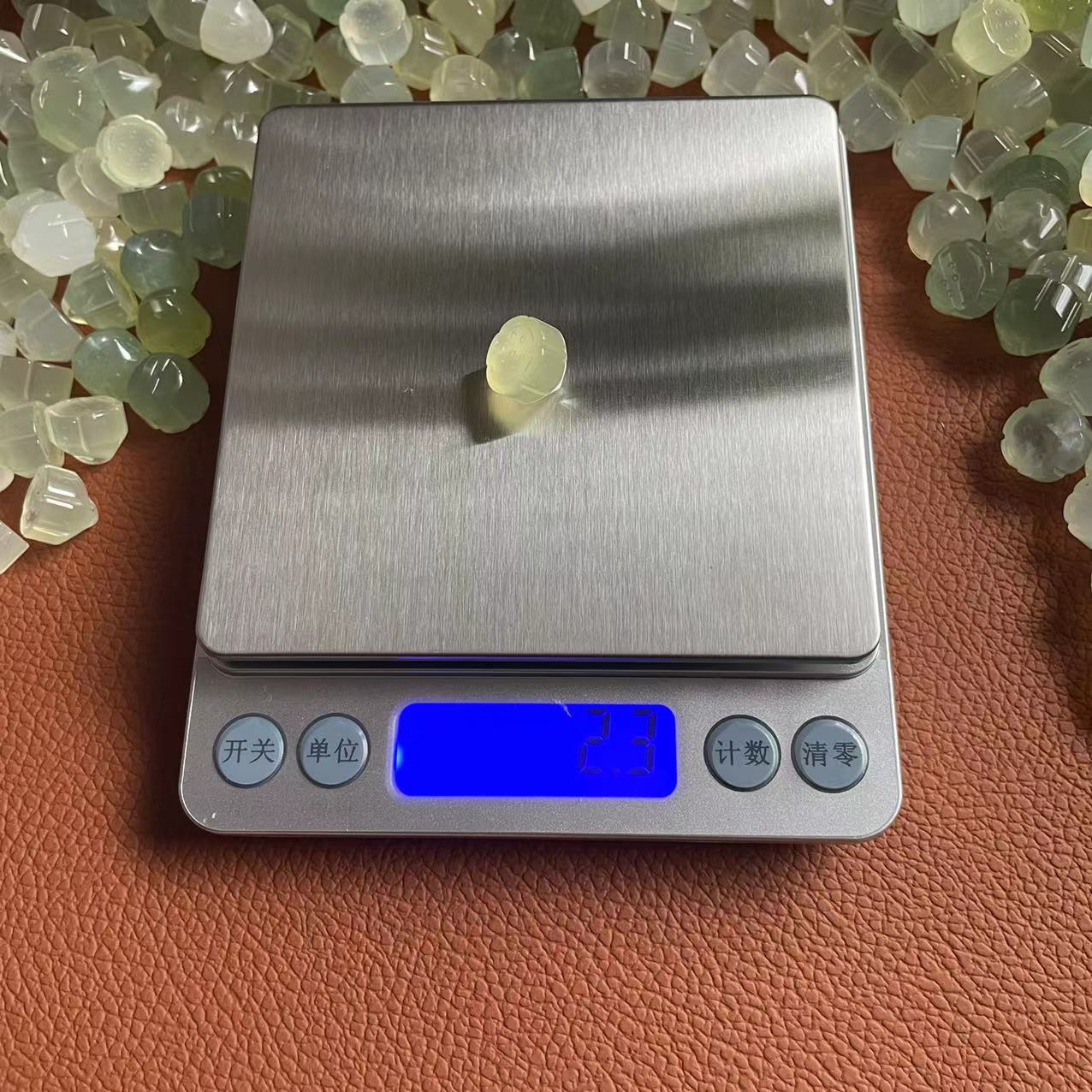 岫玉莲蓬珠子饰品