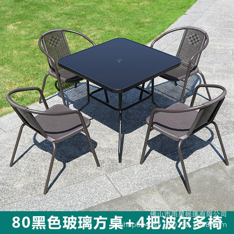 Mesas y sillas de exterior con paraguas y sillas de mimbre Sillas de exterior de tres piezas Balcón de ocio al aire libre Mesa de centro pequeña Mesa y sillas de patio de hierro forjado