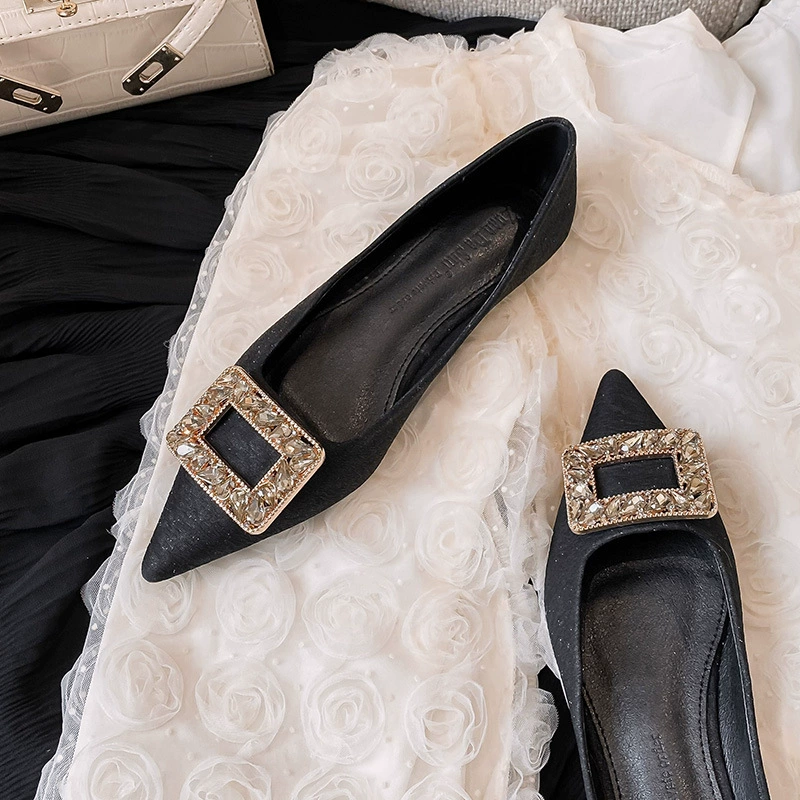 Однослойные туфли с острым носком для женщин, новинка весны 2024 года, универсальные вечерние нежные туфли на плоской подошве, сказочные женские туфли больших размеров 41-43