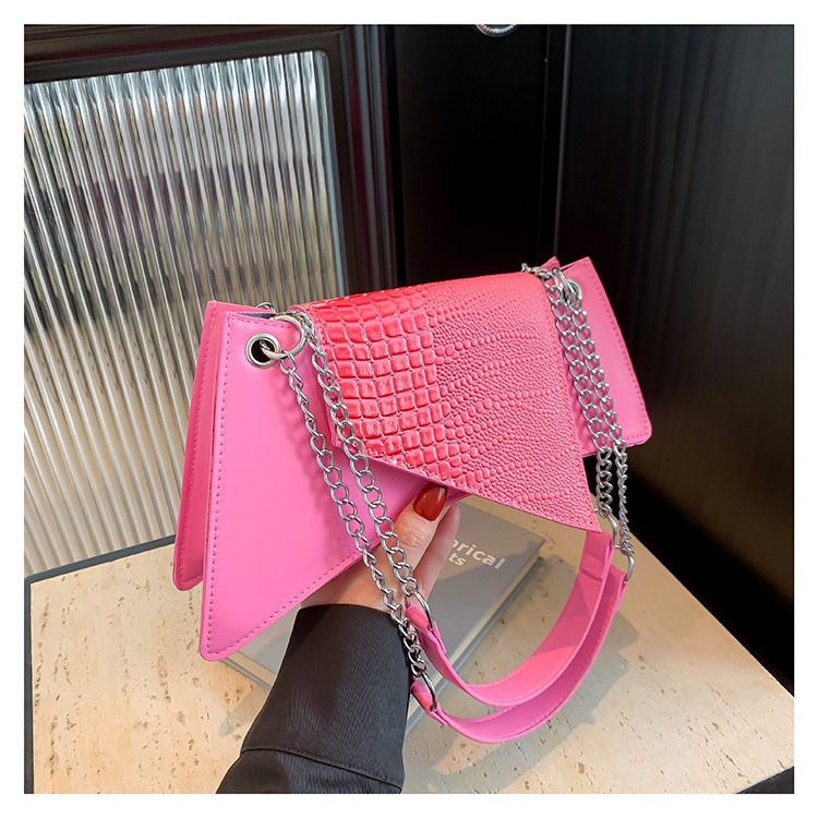 Decoración de cinturón bolso de patrón de cocodrilo femenino 2024 nuevo diseño de nicho de moda moda chica caliente bolso femenino cadena bolso de forma especial