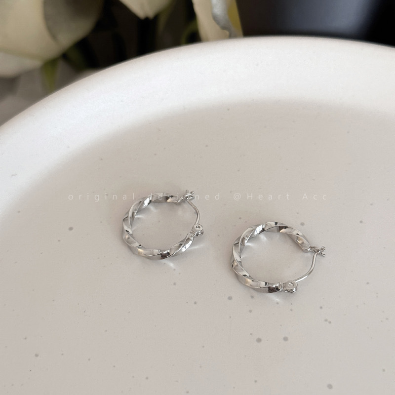 Advanced Feminine Temperament, 2024 New Round With Small And Cool Style, Plain Earrings_voghion.com