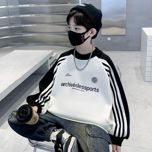 Boys' Hoodie Top for Autumn/Winter 2025 New Style Cool and Stylish for Medium and Large Children, Winter Edition, Cozy and Trendy with Fleece