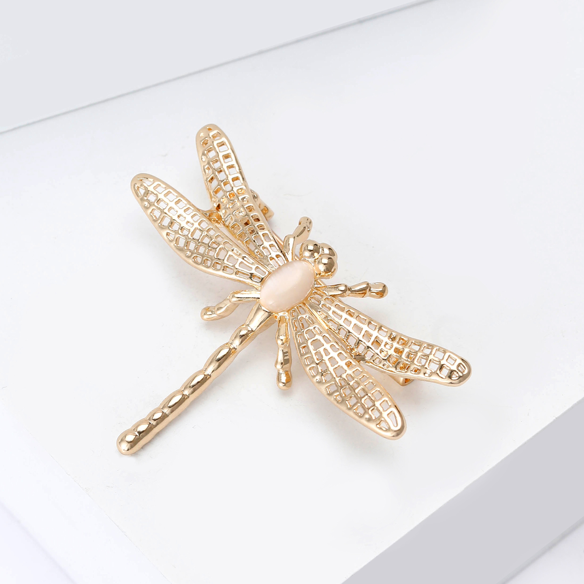 Cross-Border Hot-Selling European and American Alloy Enamel Cut Out Dragonfly Brooch Elegant Ladies Suit Coat Corsage Jewelry Pin