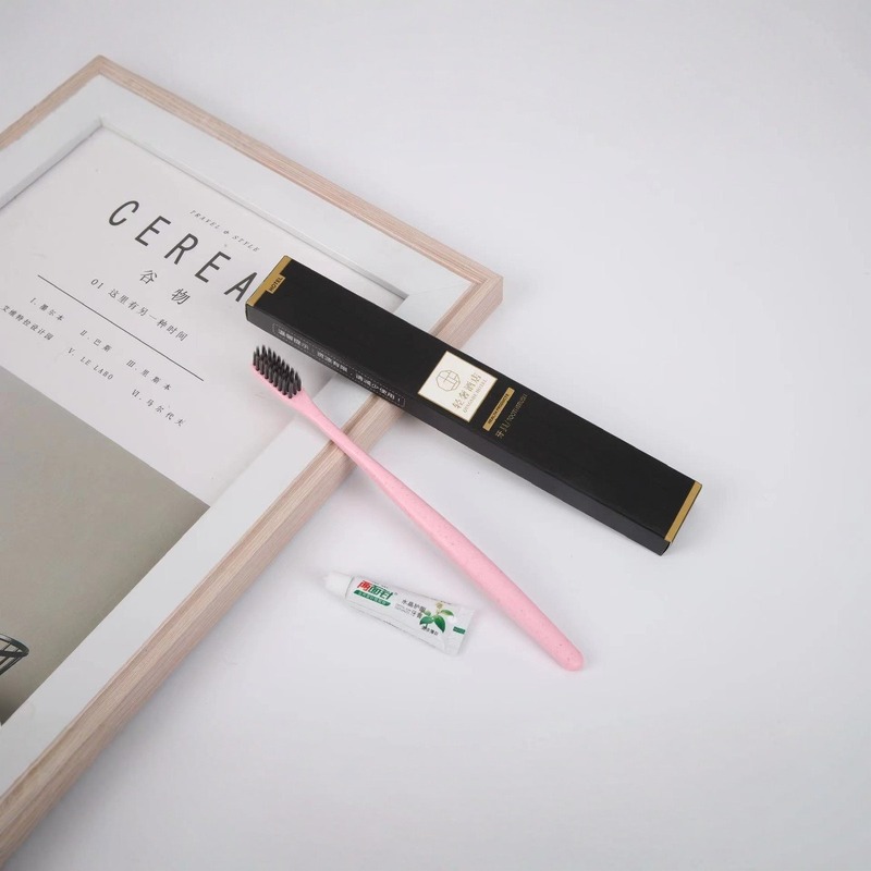 黒いカードボックスホテルの使い捨て洗面用品民宿会の軽い豪華な歯具櫛スリッパは郵送します。|undefined