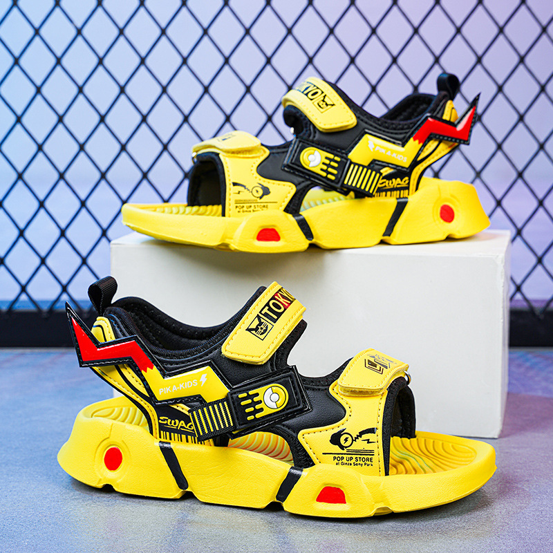 Sandalias para niños 2025 verano nuevas sandalias deportivas para estudiantes de escuela primaria zapatos de playa antideslizantes y desodorantes para niños de mediana edad