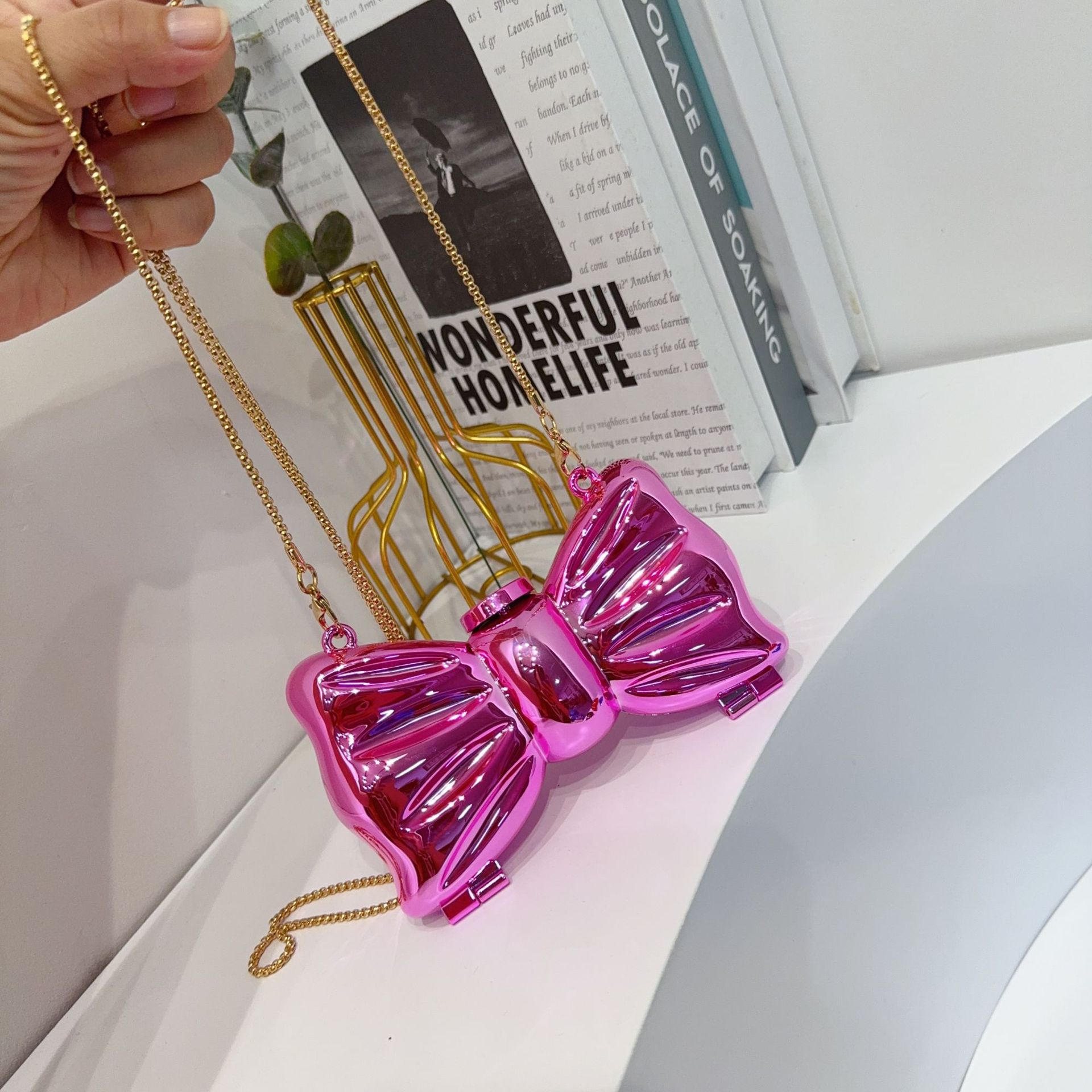 2025 nueva bolsa de cena transfronteriza bolsa de acrílico bolsa de flores de perla brillante bolsa de arco mini bolsa de lápiz labial