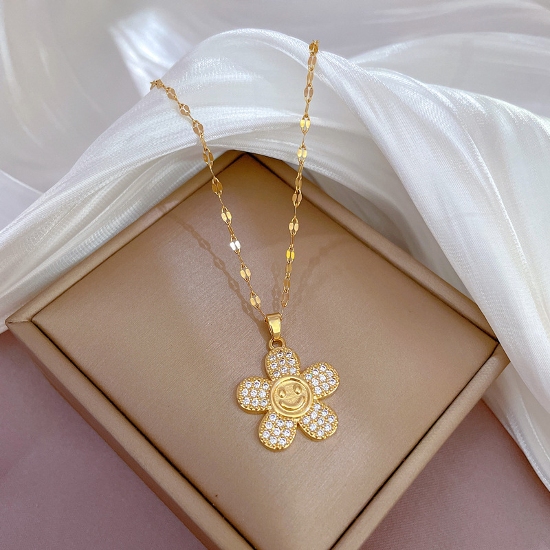 Fashion Flower Titanium Steel Inlay Zircon Pendant Necklace 1 Piece