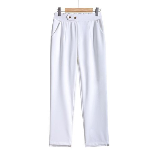 A pair of pants that showcases your free style.