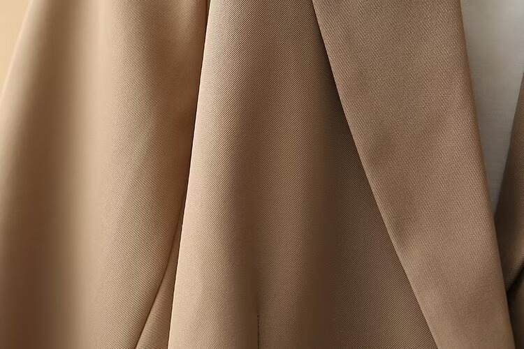 Giacca blazer donna elegante per ufficio taglio sartoriale moderno_voghion.com