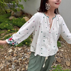 法式SZ家25早秋新品简约时尚刺绣小花朵宽松圆领系带洋气百搭上衣