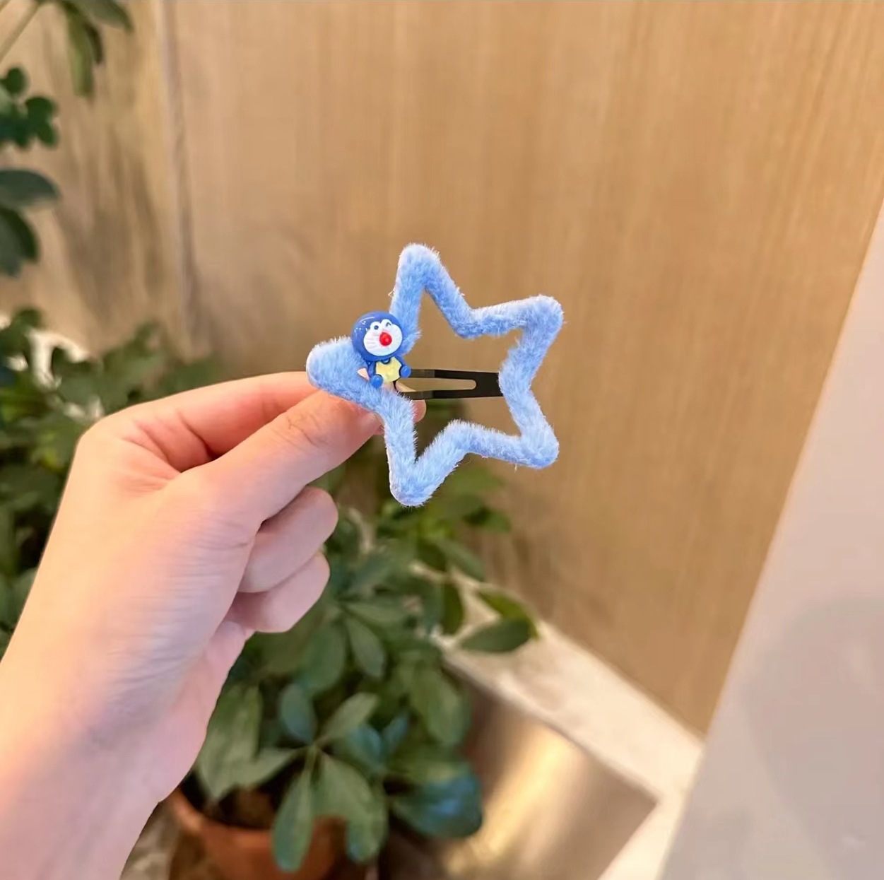 Otoño e invierno nuevos niños de dibujos animados estrella de cinco puntas de felpa horquilla Bangs clip lateral linda chica estrella horquilla rota