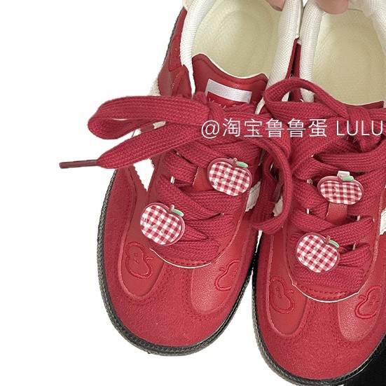 Zapatos blancos de suela gruesa para mujeres verano 2026 nuevos zapatos casuales zapatos deportivos estudiantes de dibujos animados de manzana zapatos de altura