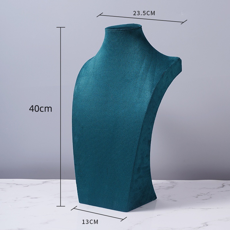 フランネルのネックレスの展示棚の人はモデルのアクセサリー棚のネックレスの首の型のカウンターの陳列道具のネックレスの棚のようです。|undefined