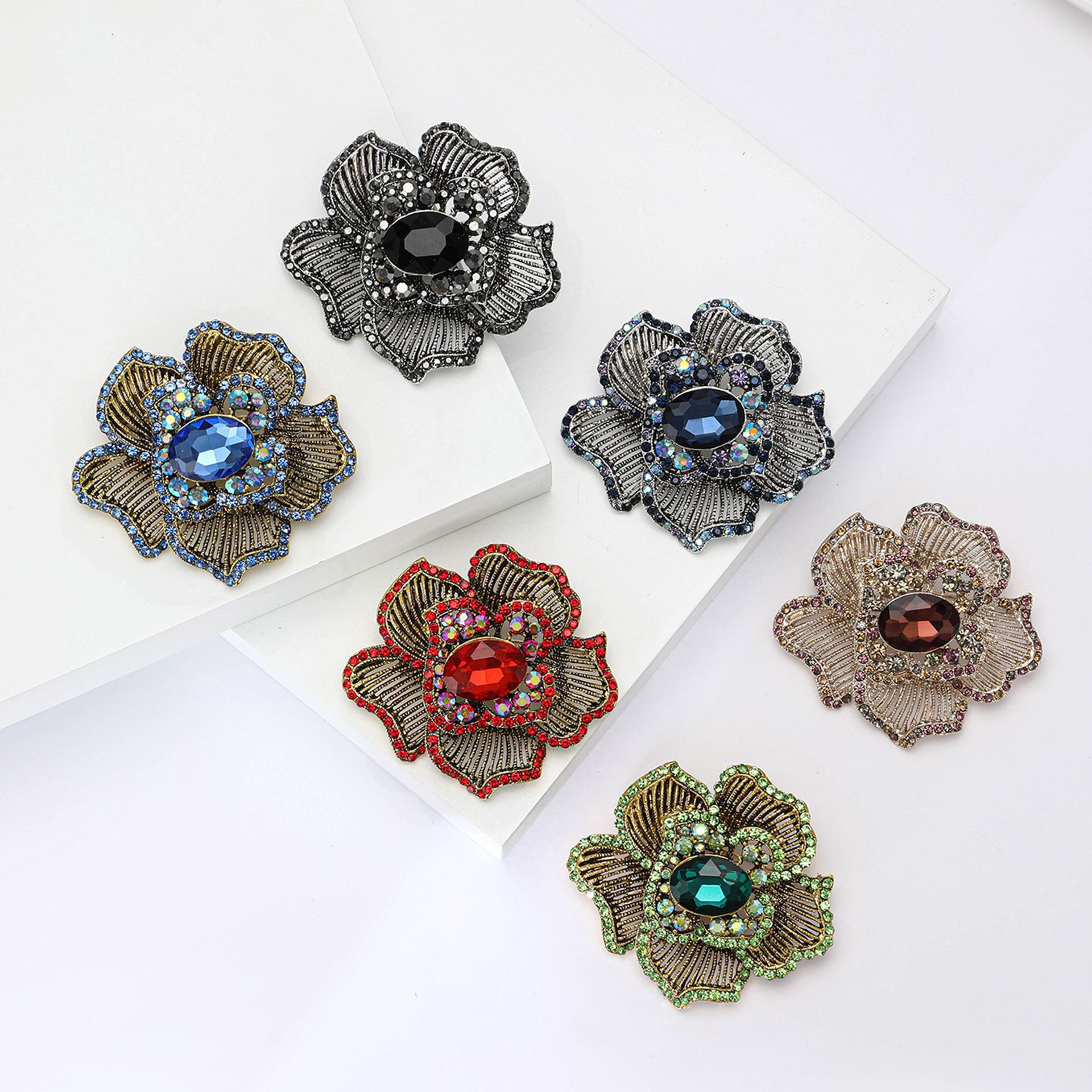 37g Weight Rhinestones Inlay Material Brooches Classification Business, Cocktail Party Occasion Alloy Material Flower Pattern All Seasons Season Women's Gender Retro Style Retro Pin Flower Alloy Rhinestones Women's Brooches 2