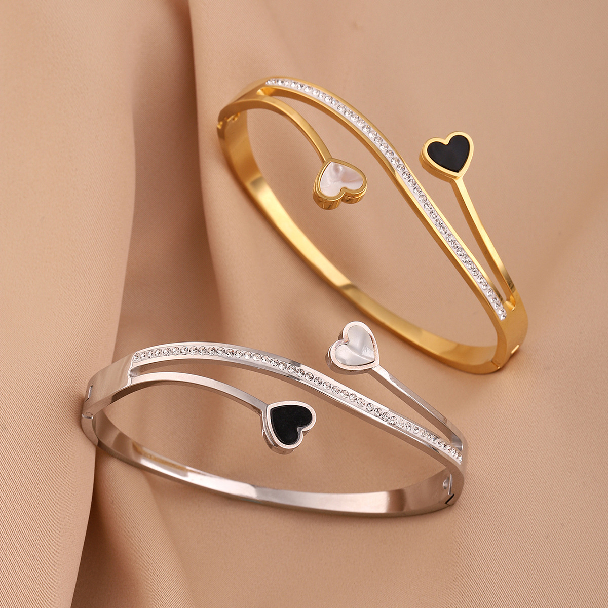 Heart Shape Pattern Simple Style Classic Style Heart Shape Titanium Steel Wholesale Bangle