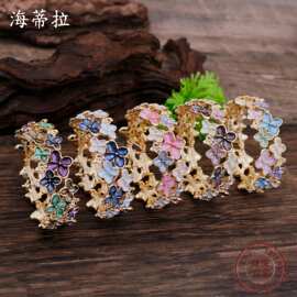 跨境热销珐琅彩小樱花弹力手镯 女士高级感百搭小樱花合金手镯