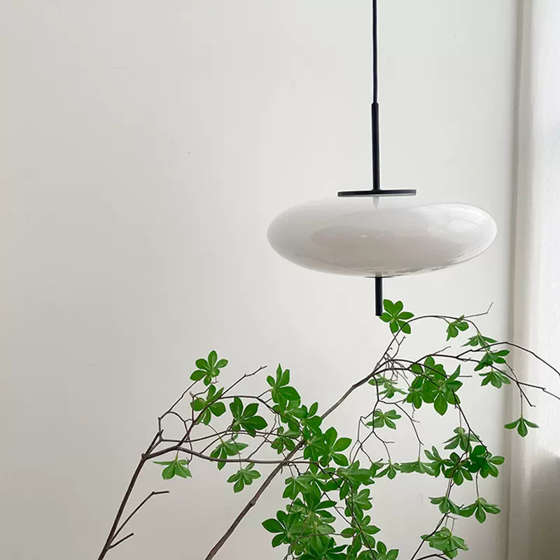 新款餐厅现代简约LED卧室椭圆客厅创意玻璃书房温馨家用北欧吊灯