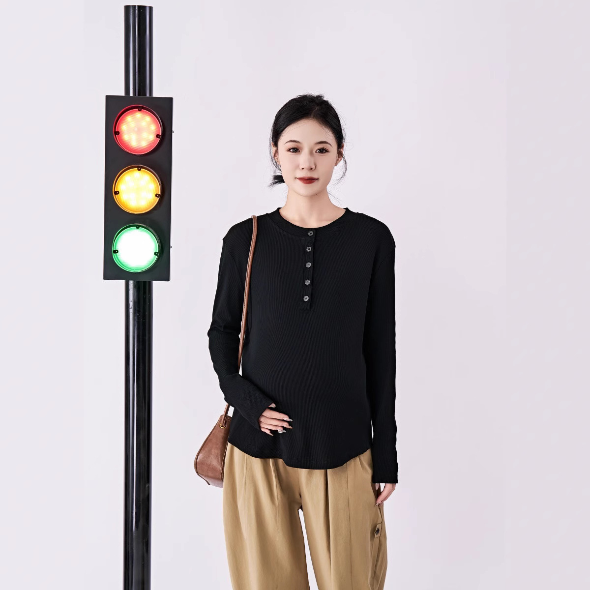 Xintianren Maternity Wear Thin Comfortable Mask T-Shirt Autumn New Korean Style Slimming Look Elastic Long-Sleeved Bottoming Shirt