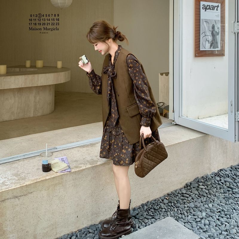 Maillard Wears a Suit, Floral Dress Suit for Women, 2025 Early Autumn New Style, Super Popular Two-Piece Suit for Small People