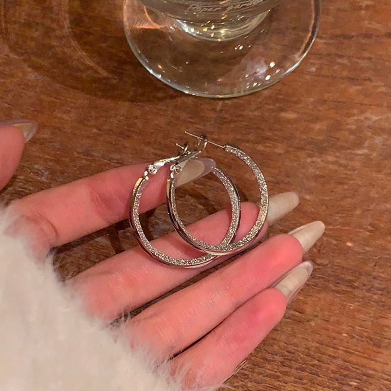 Pendientes de perlas para mujeres ins estilo simple alto sentido nicho temperamento pendientes en línea celebridad retro pendientes aguja de plata al por mayor