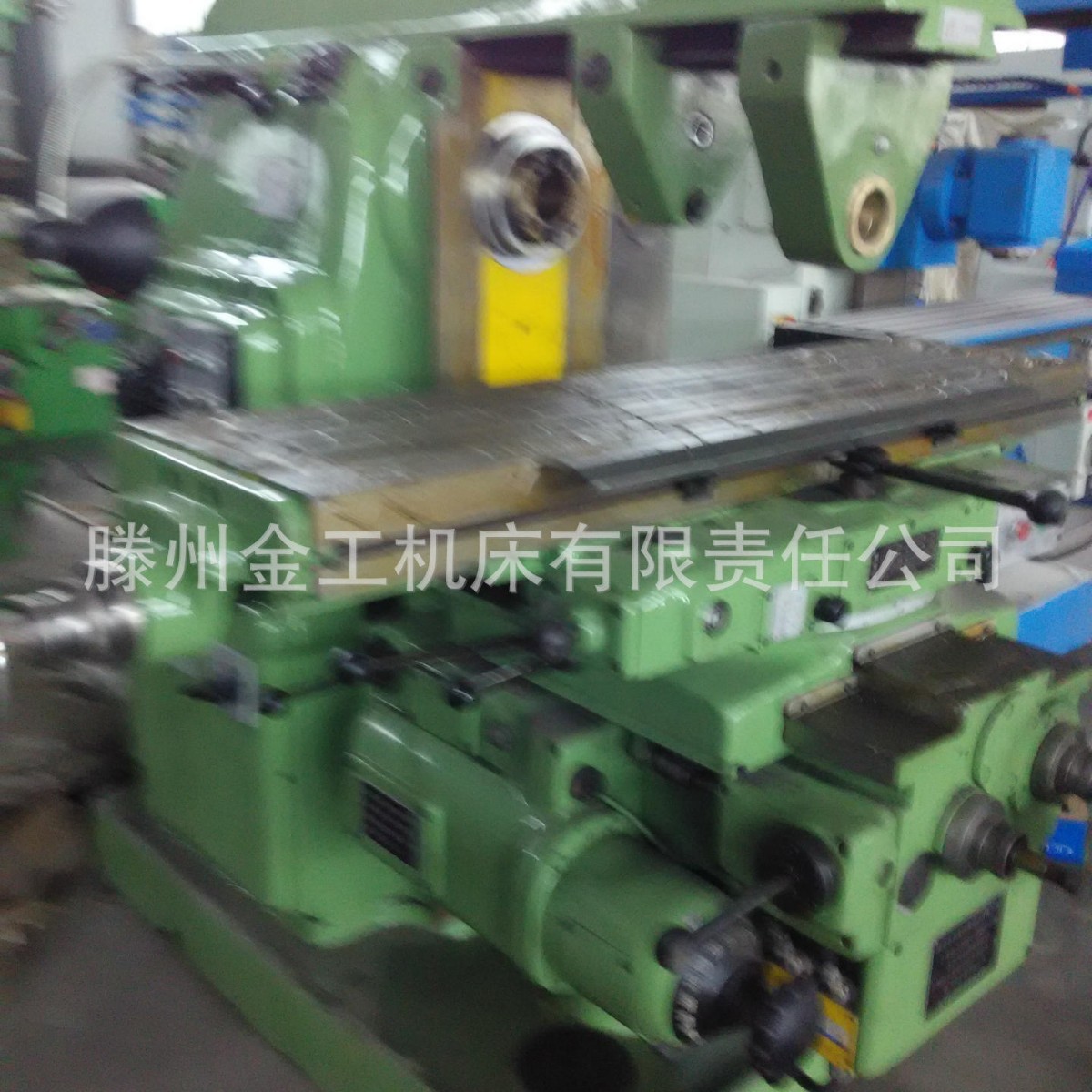 厂家生产万能升降台铣床立卧两用重型铣床X6132,A动力强劲,