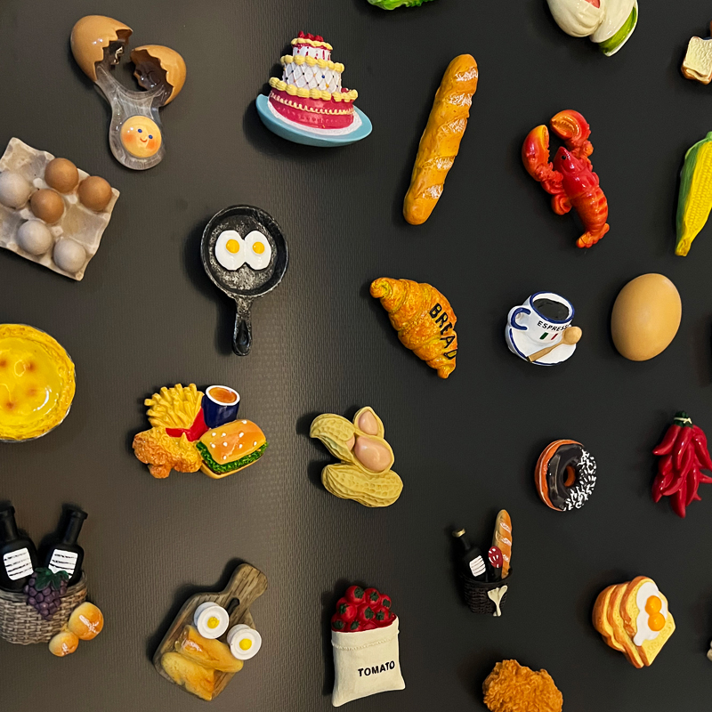Three dimensional fridge magnet