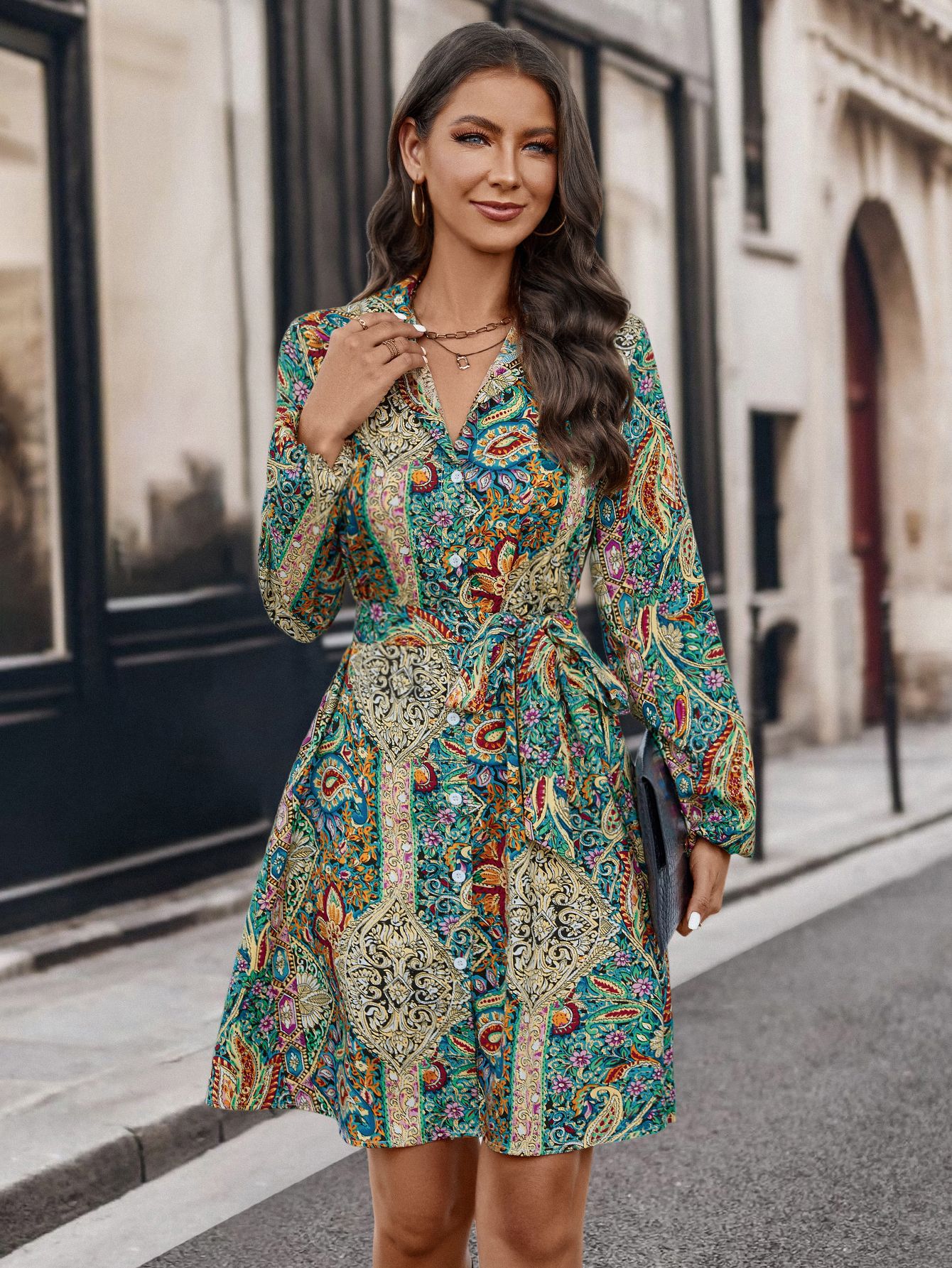 Les femmes vendent des chemises et des robes imprimées à manches longues_voghion.com