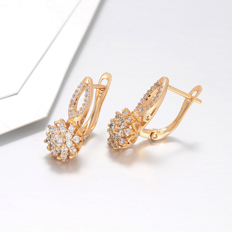 Xuping moda incrustado aretes de gemas artificiales aleación de cobre chapado 18k botones de orejas rusas orejas de estilo retro para mujeres