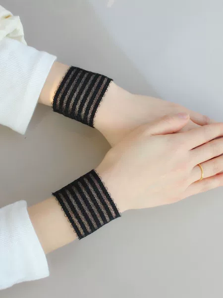 Lace Scar Cover Wristband for Video Live Streaming, Tattoo Cover Sleeve, Wrist Protector for Women