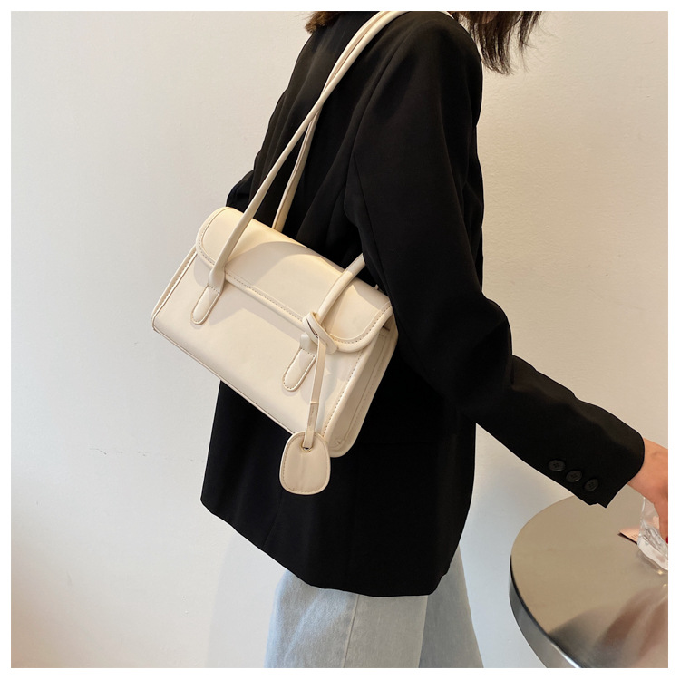 New Trendy Fashion Simple Large-capacity One-shoulder Armpit Bag display picture 137