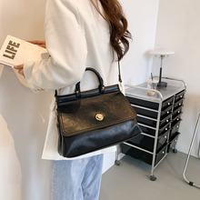 厂家批发大容量通勤女包手提公文包百搭单肩斜跨包包女大容量设计