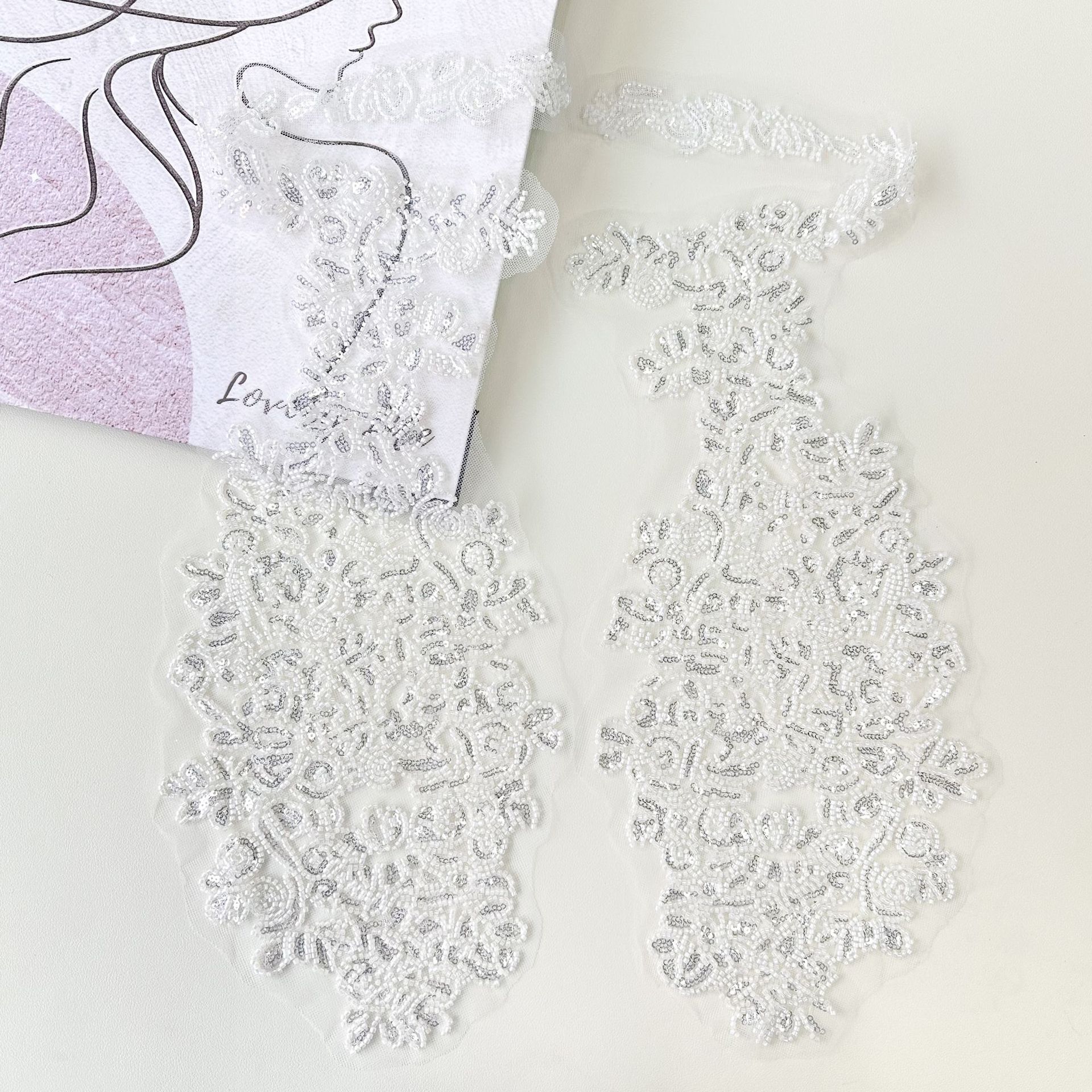 Hermosa ropa de encaje blanco y negro, camisa, vestido, vestido, parche de personalidad, stock al por mayor