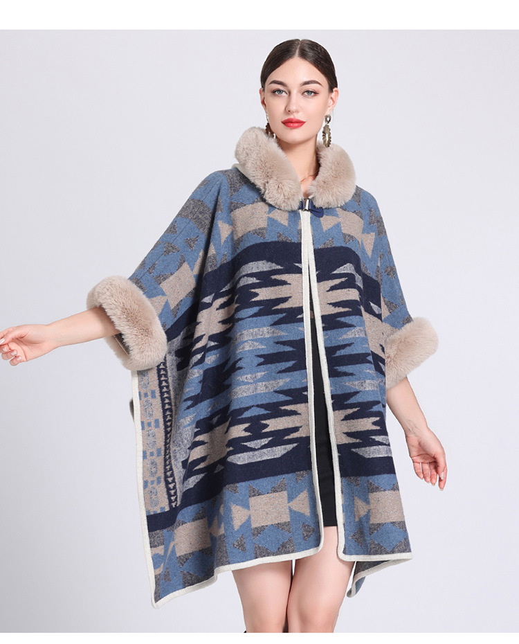 Mantella con cappuccio e collo in pelliccia, cardigan largo in jacquard, cappotto di lana taglie forti_voghion.com