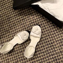 在庫あり ネットで話題の椿の愛～小香風ラウンドトゥ椿フラットシューズ レディース 通勤用