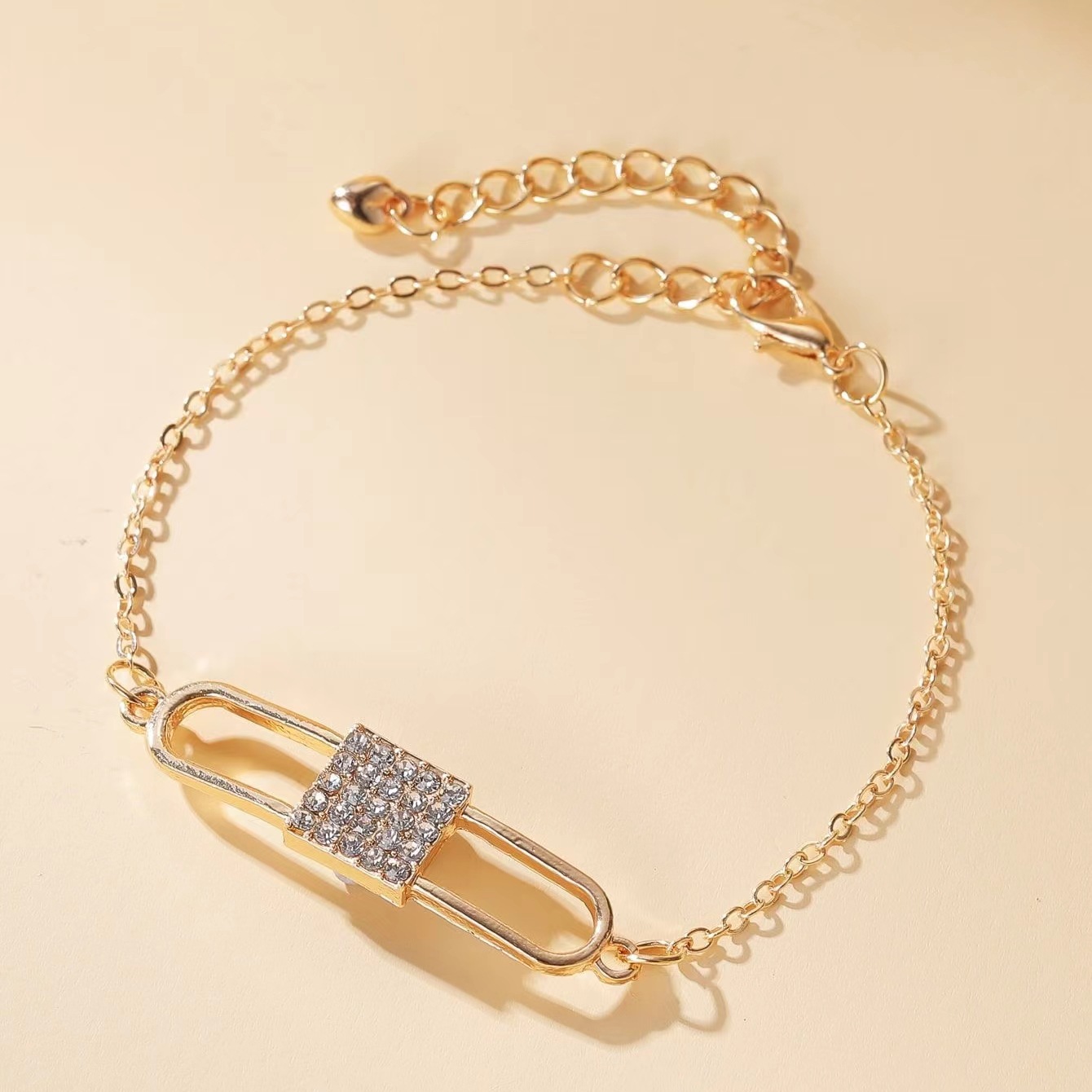 Infinity Pattern Women's Gender Simple Style Infinity Alloy Plating Inlay Artificial Diamond Women's Bracelets