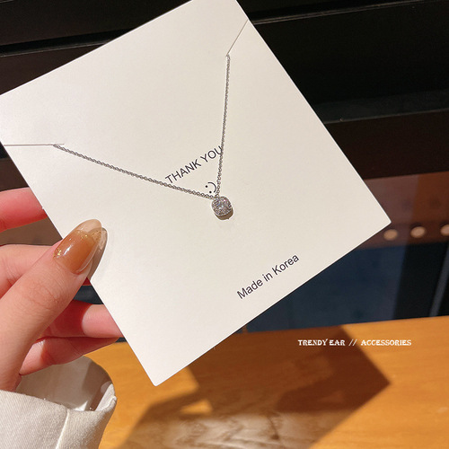 South Korea's Dongdaemun New Zircon Square Diamond Titanium Steel Necklace Women's Simple Temperament Fashion Internet Celebrity Same Clavicle Chain