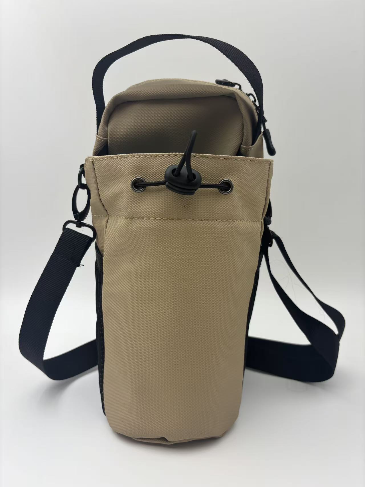 Venta caliente transfronteriza fitness paquete de olla de succión magnética taza de agua bolsa de mensajero gimnasio teléfono móvil llave bolsa de almacenamiento fuente spot