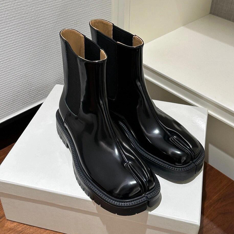 High Edition Niche M6 Autumn and Winter British Style Chelsea Boots Women's Platform-soled Margiela Tabi Sub-toe Short Boots