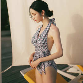 批发2023新款挂脖系带性感碎花泳衣女遮肚显瘦露背温泉海边泳装女