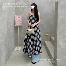 法式黑色格纹吊带连衣裙子女夏季新款设计感气质绝美长裙