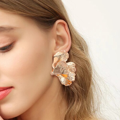 European and American cross-border exaggerated retro personalized temperament alloy leaf earrings fashionable creative street tree leaf women's earrings