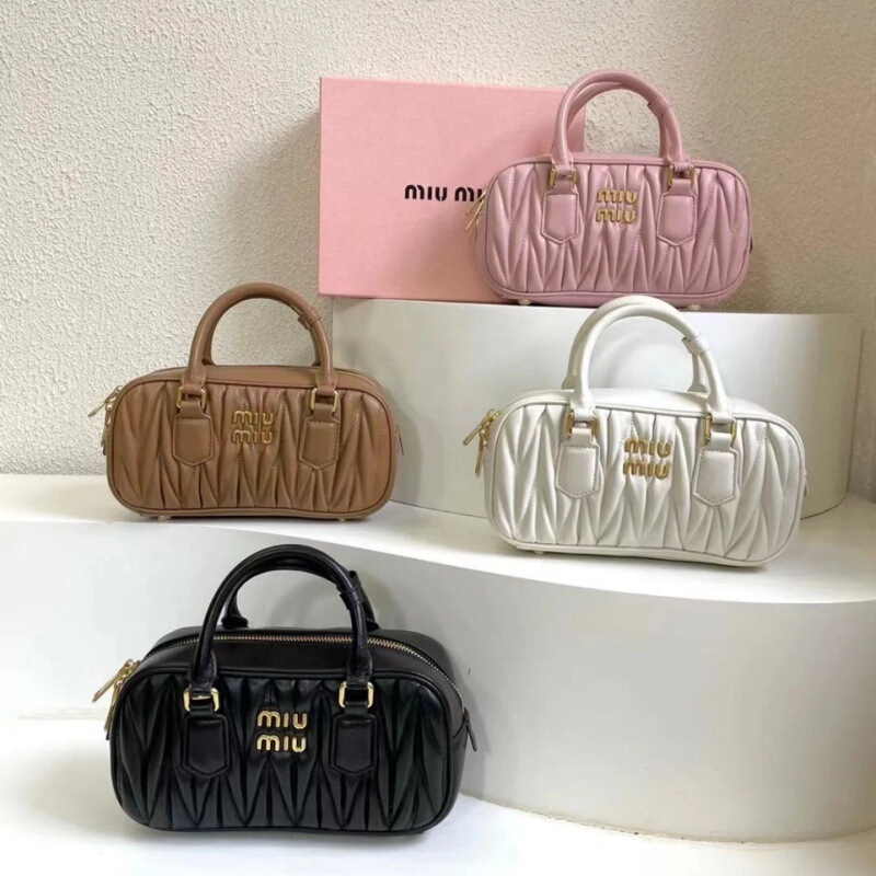 miu 新しいプリーツラムスキンボストンスモールボウリングレトロポータブルピローバッグシングルショルダークロスボディレディースバッグ|undefined