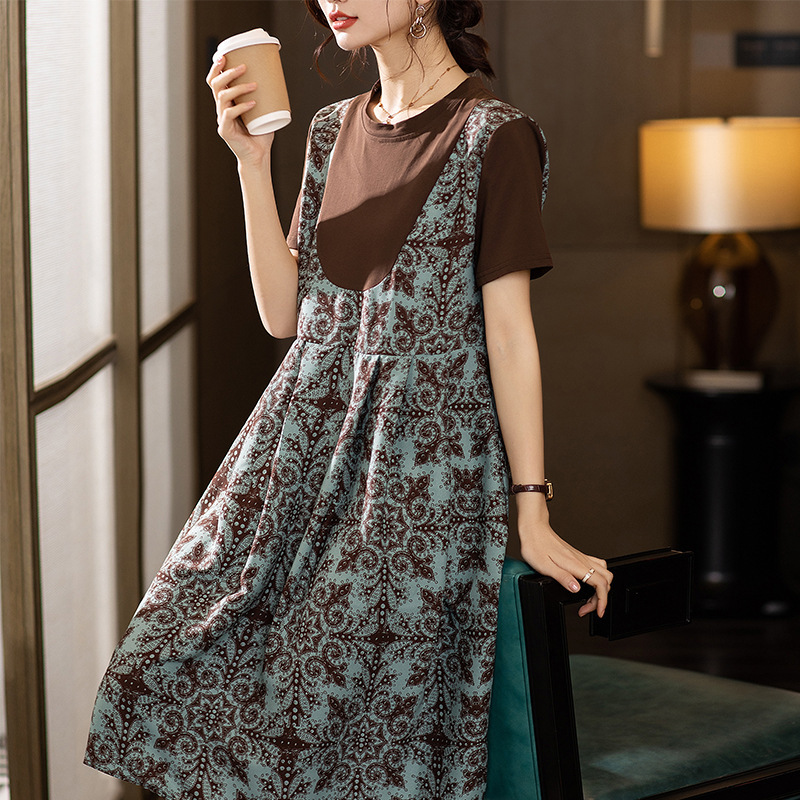 Fancy Dress Women's 2024 Summer New Fat Girl Casual Loose Fake Two-piece Belly Covering Age-reducing Design Dress