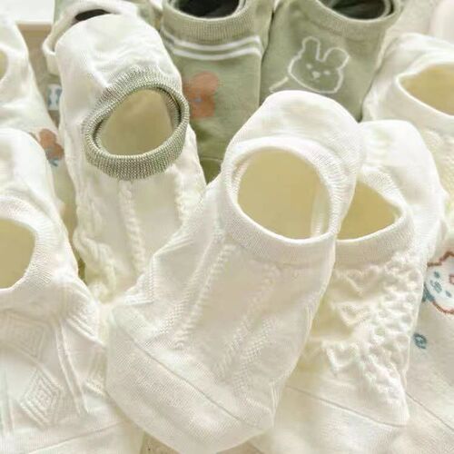 Women's Summer Thin White Invisible Socks Low Top Slip-On Short Socks Cartoon Girl Sweet Short Socks Breathable Boat Socks