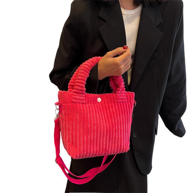 手提女包秋冬ins单肩斜挎包灯芯绒毛绒质感包包女新款韩国2025大