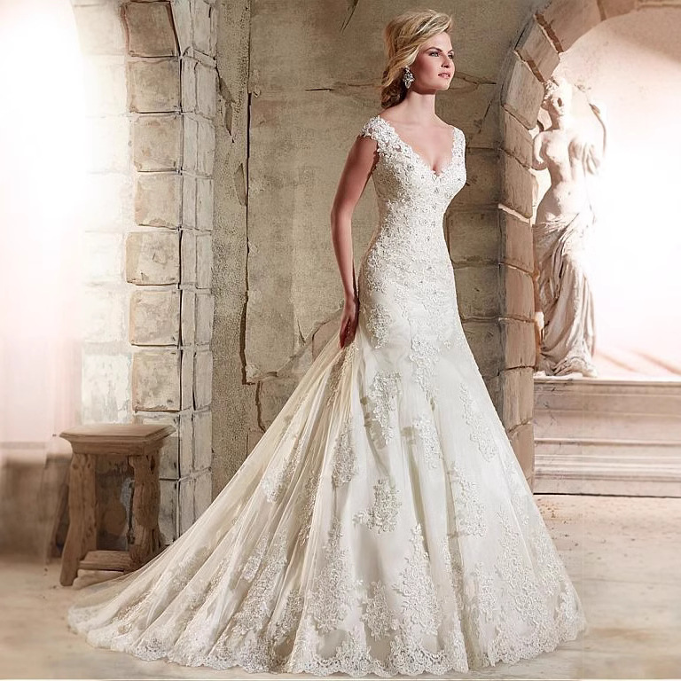 European and American Fashion Simple 2025 New Wedding Dress Double Shoulder Deep V Fishtail Wedding Dress Lace Backless Slimming Look