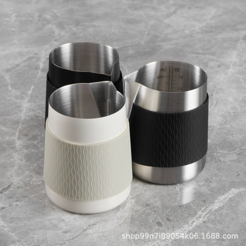 Wholesale Plain Milk Frothing Pitcher with Lid 500Ml/600Ml Anti-Scalding Handleless Latte Art Pitcher with Pointed Spout and Slanted Mouth Stainless Steel Wholesale Plain Milk Frothing Pitcher with Lid 500Ml/600Ml Anti-Scalding Handleless Latte Art Pitcher with Pointed Spout and Slanted Mouth Stainless Steel